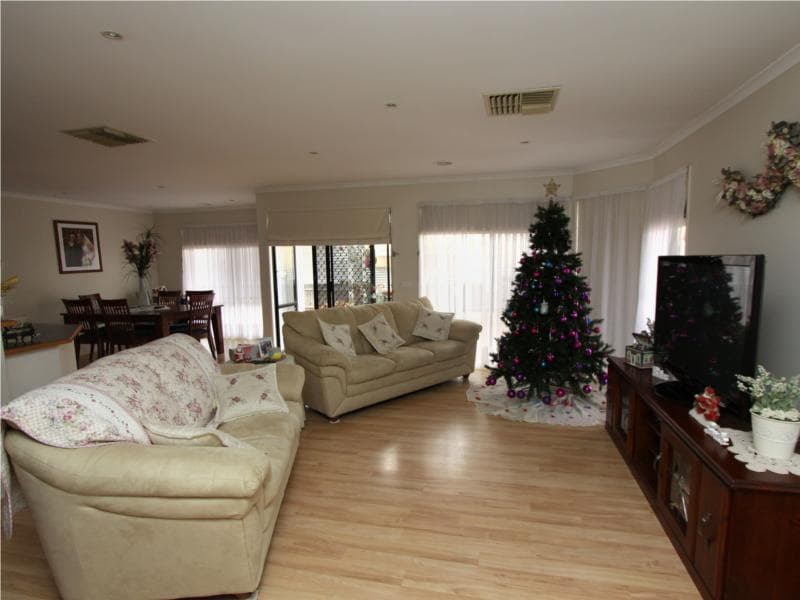 4/18 Corrimal Street, Tarneit - Thumbnail 4