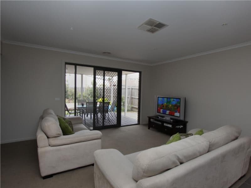 9/14 Popes Road, Wyndham Vale - Thumbnail 2