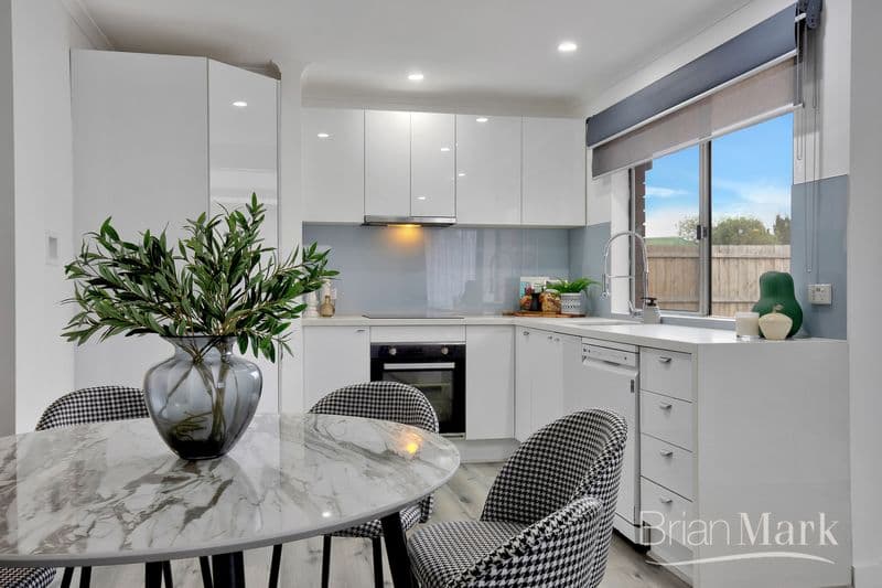 11/1 Wyuna Road, Point Piper, Hoppers Crossing - Thumbnail 2