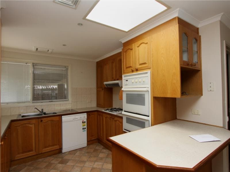 5 Stewart Drive, Werribee - Thumbnail 2