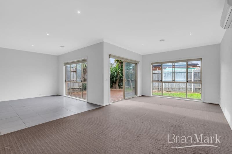 2/8 Orlando Drive, Truganina - Thumbnail 3