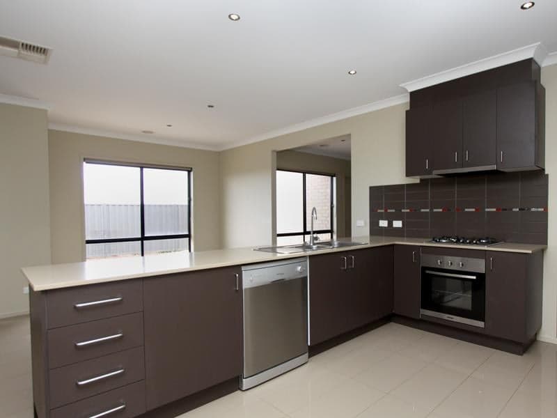 1/21 Parmenter Avenue, Truganina - Thumbnail 2
