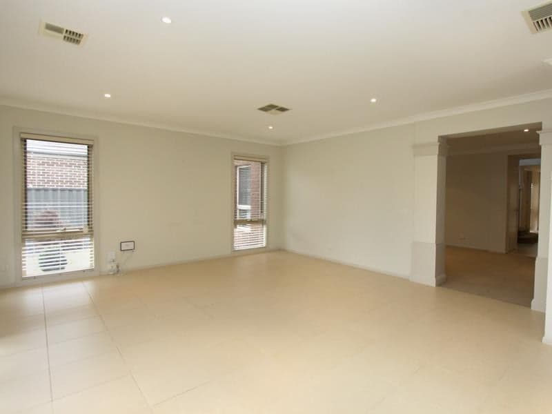 12/113-125 Palmer Street, Woolloomooloo, Point Cook - Thumbnail 7