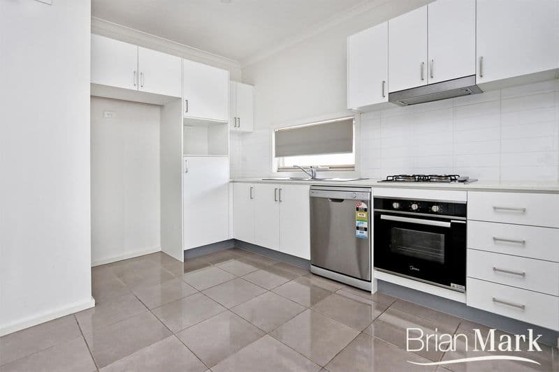 107/2 Rockgarden Drive, Truganina - Thumbnail 3
