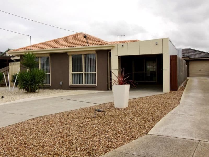 1/13 Whimbrel Court, Werribee - Image 1