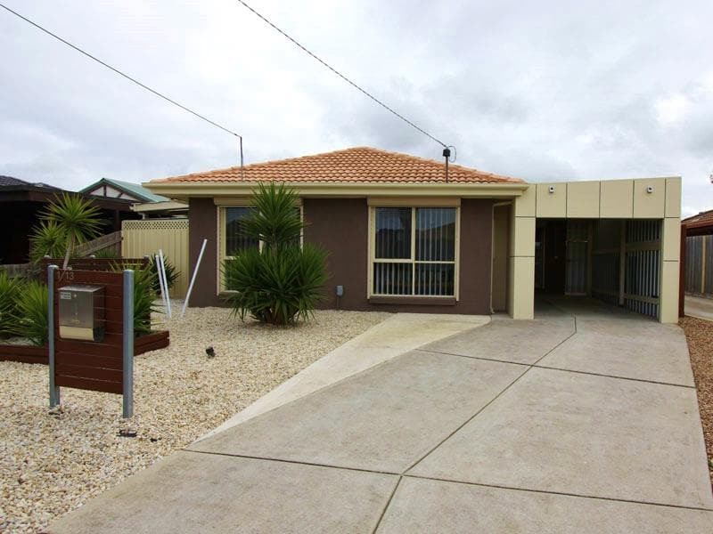 1/13 Whimbrel Court, Werribee - Thumbnail 2
