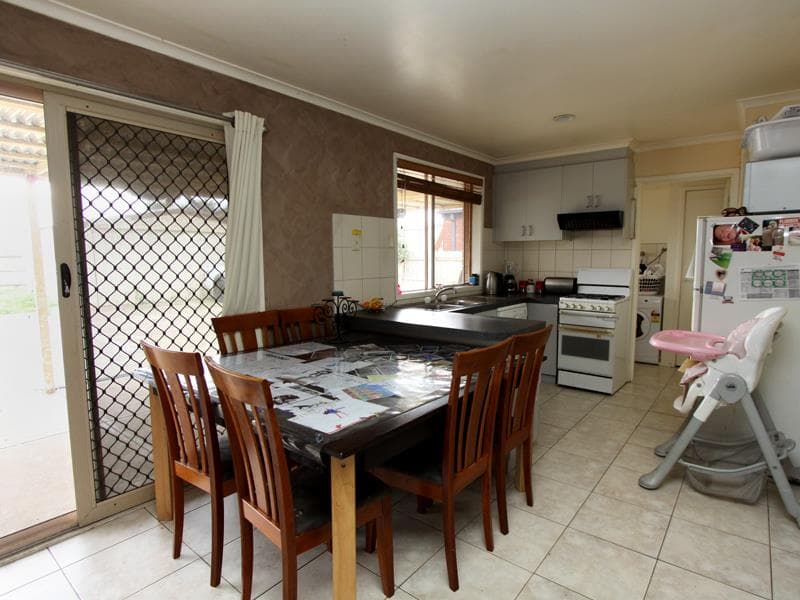 309/1-5 Solarch Avenue, Werribee - Thumbnail 2