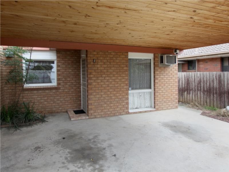 4/30 Francis Street, Bondi Beach, Altona Meadows - Thumbnail 2