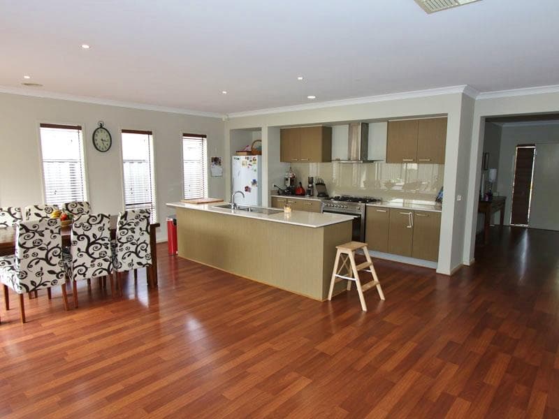 5/29 Brittain Crescent, Point Cook - Thumbnail 2