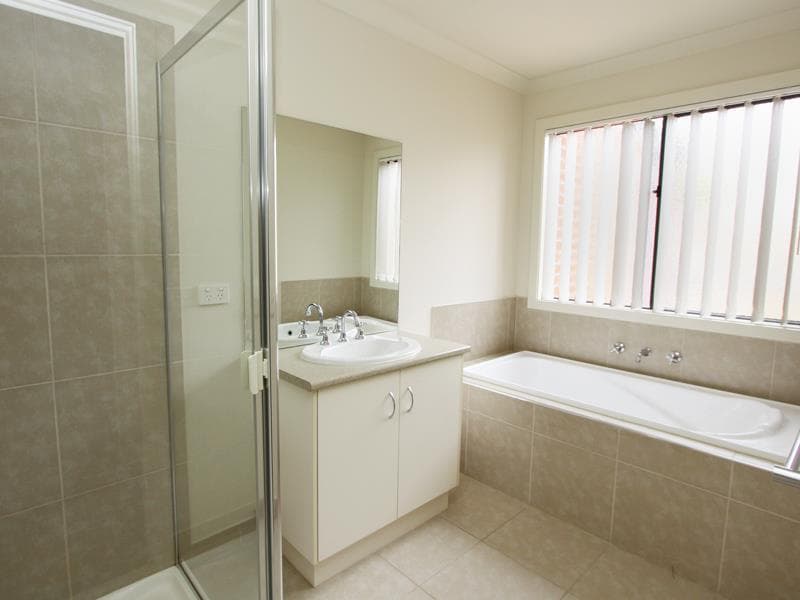 70 James Cook Drive, Truganina - Thumbnail 3