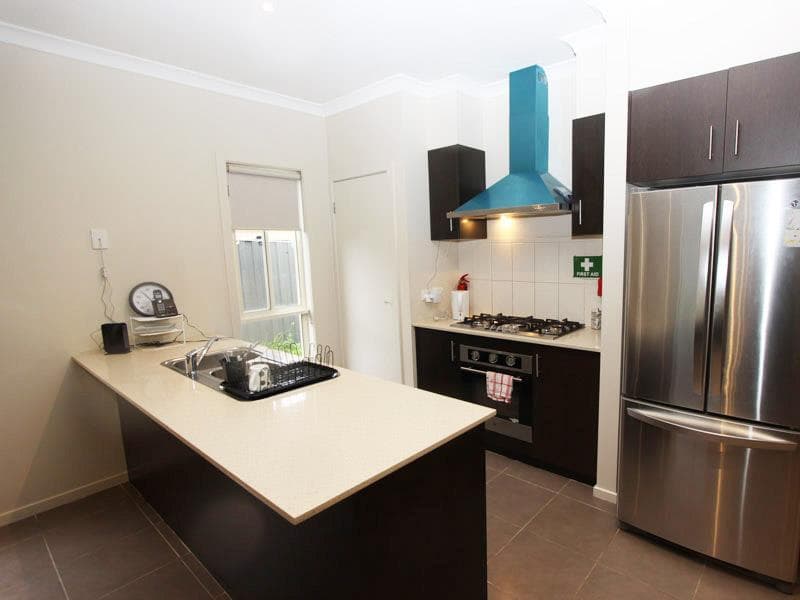 409/72 Henrietta Street, Waverley, Tarneit - Thumbnail 2