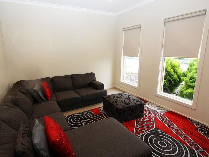 409/72 Henrietta Street, Waverley, Tarneit - Thumbnail 4