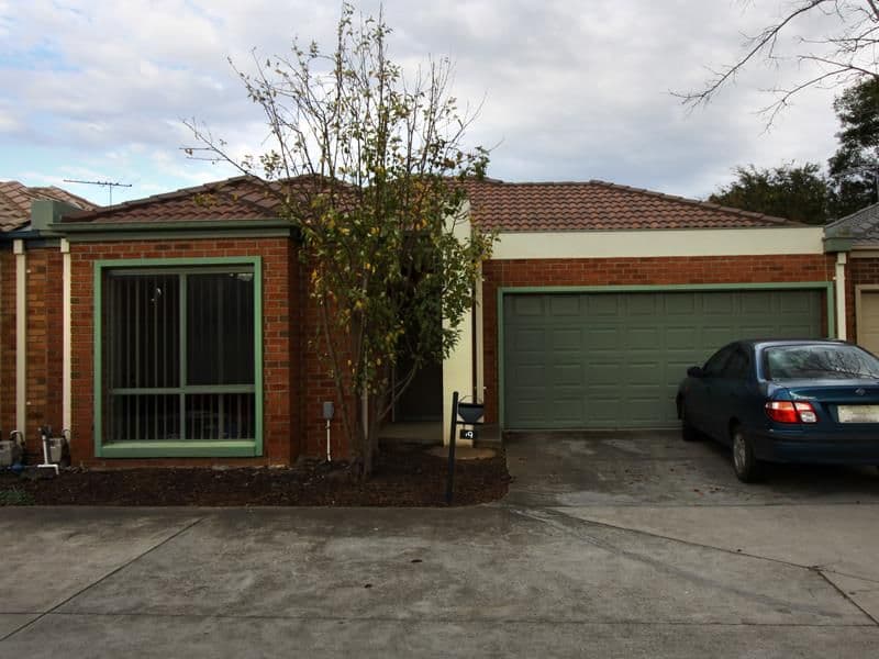 19/15a Hooker Road, Werribee - Image 1