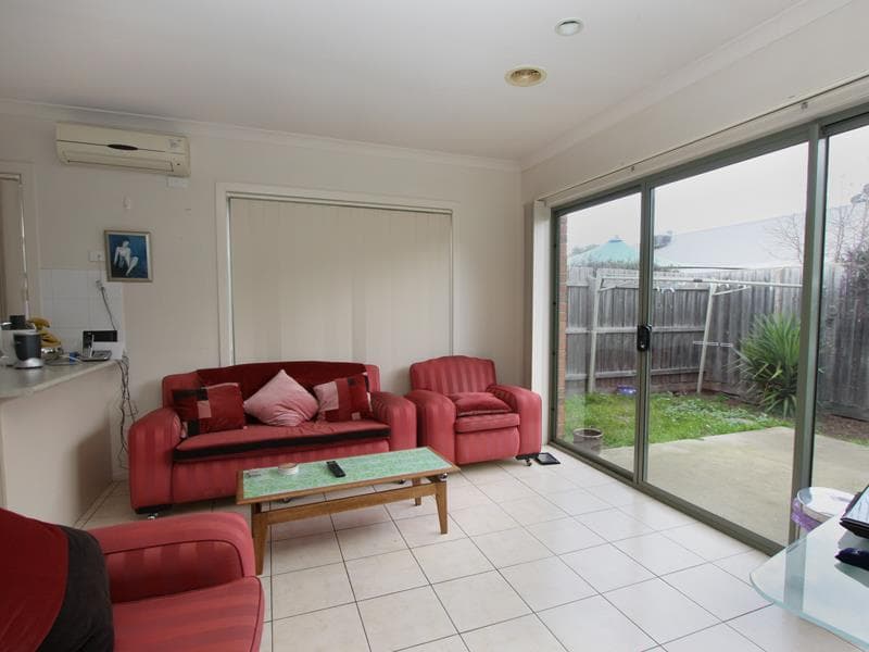 19/15a Hooker Road, Werribee - Thumbnail 3