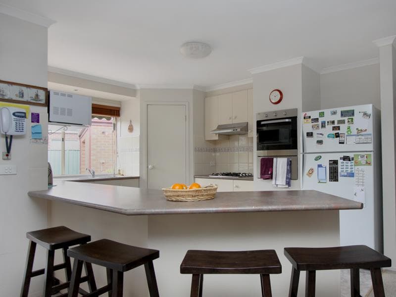 34 Oaktree Avenue, Wyndham Vale - Thumbnail 2