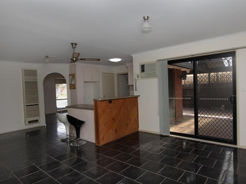 24 Thoroughbred Avenue, Werribee - Thumbnail 4