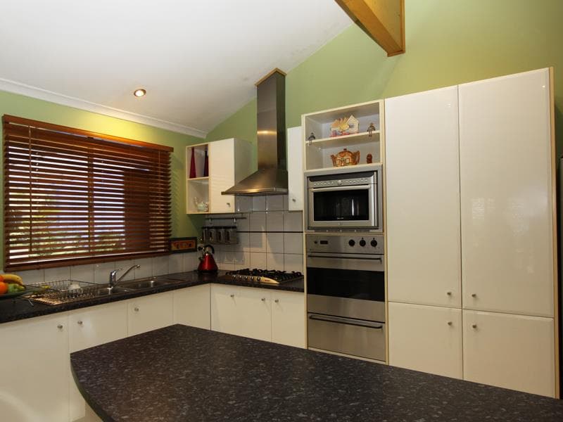 9 Karinya Close, Werribee - Thumbnail 2