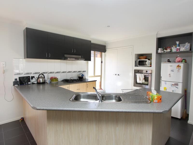 17 Carmichael Drive, Wyndham Vale - Thumbnail 2