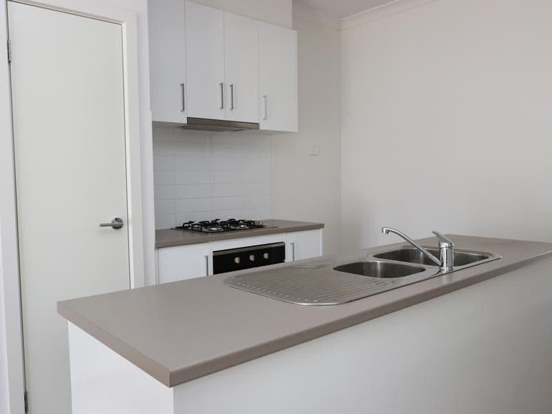 2/1 Ocean  Street, Woollahra, Tarneit - Thumbnail 2