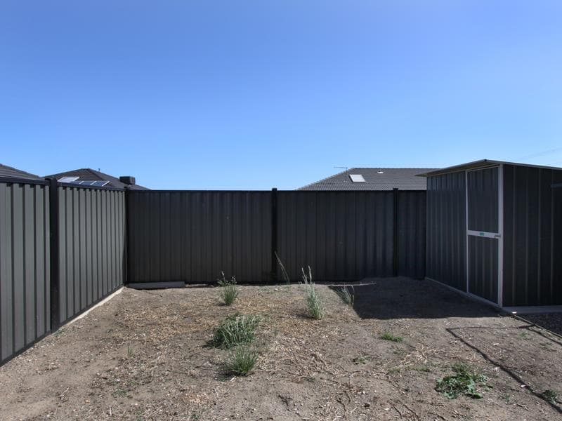 2/1 Ocean  Street, Woollahra, Tarneit - Thumbnail 8