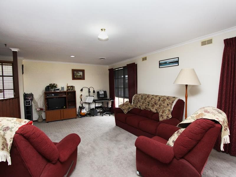 1 Lamb Grove, Hoppers Crossing - Thumbnail 4