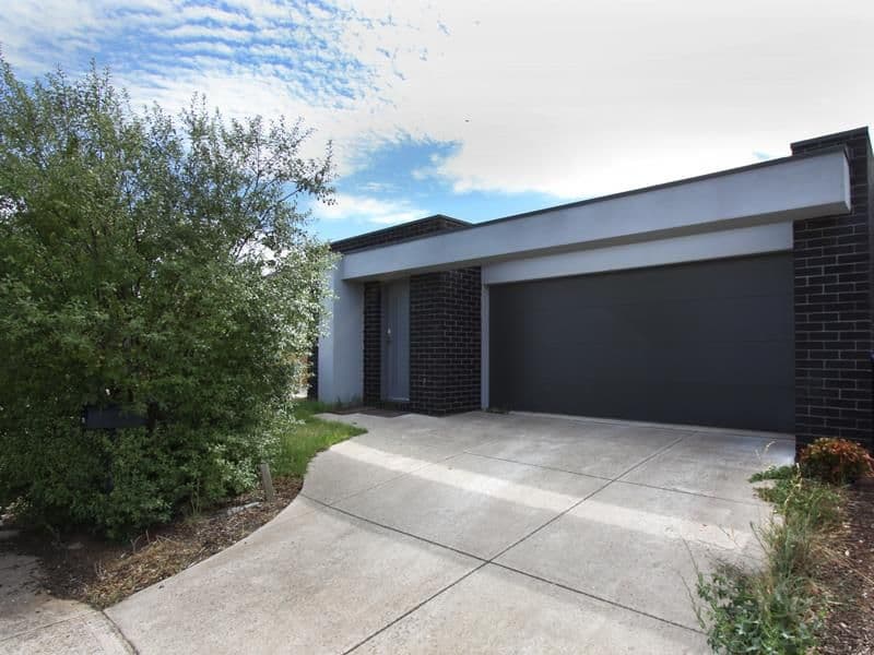 27/22 Tunbridge Street, Tarneit - Image 1