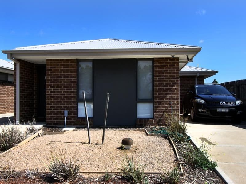 2/29 Beach Road, Bondi Beach, Tarneit - Image 1