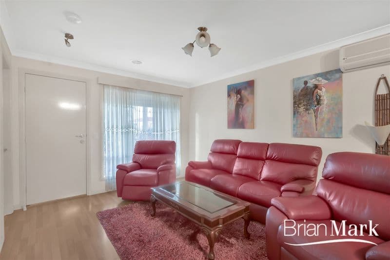 8 Emu Court, Werribee - Thumbnail 2