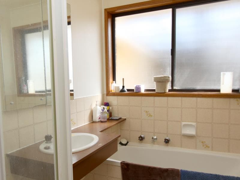 33 Centre Avenue, Werribee - Thumbnail 5
