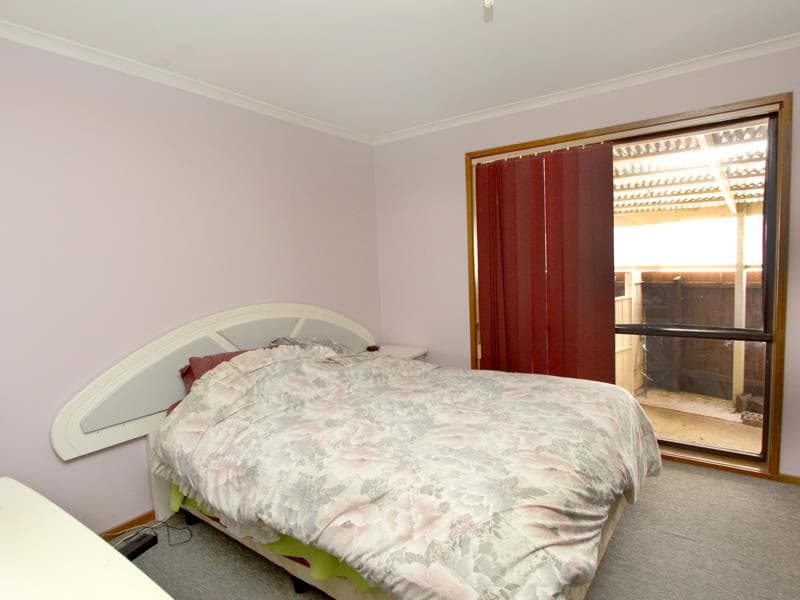 33 Centre Avenue, Werribee - Thumbnail 6