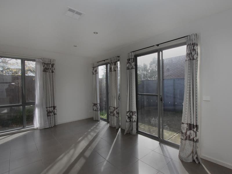 4/2a Queens Court, Werribee - Thumbnail 5