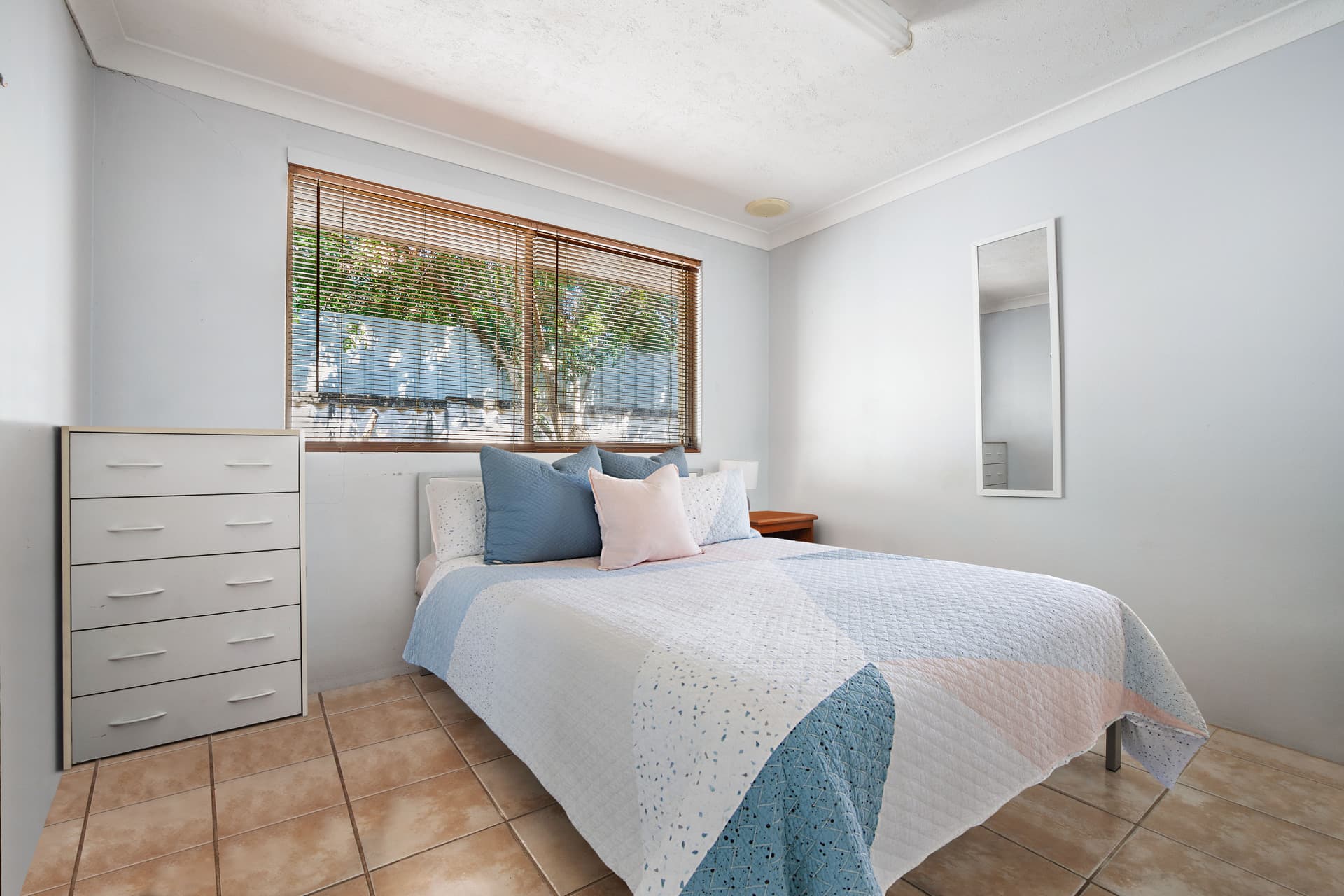 1&2/115 Bundall Road, Surfers Paradise, QLD, 4217, Hoppers Crossing - Thumbnail 6