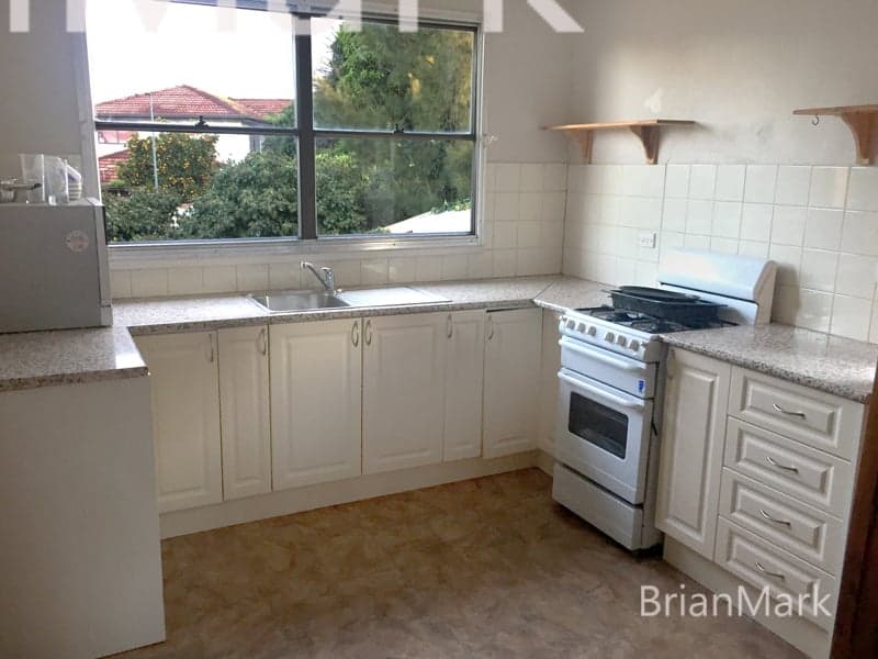 23 Golden Avenue, Werribee - Thumbnail 2