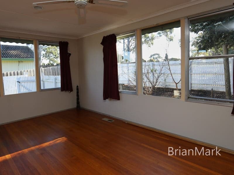 23 Golden Avenue, Werribee - Thumbnail 3