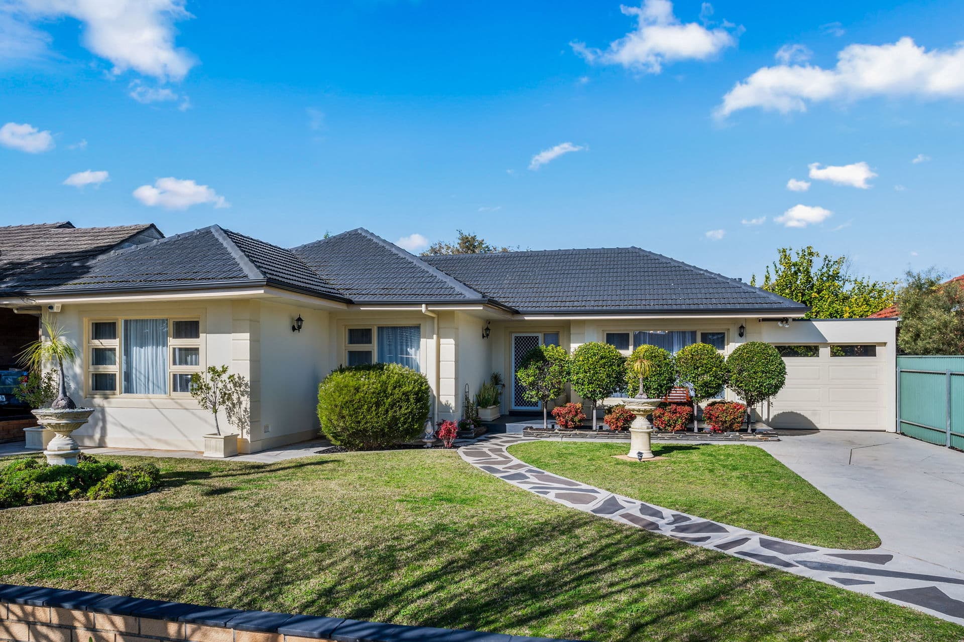 17 Raffles Crescent, Plympton - Image 1
