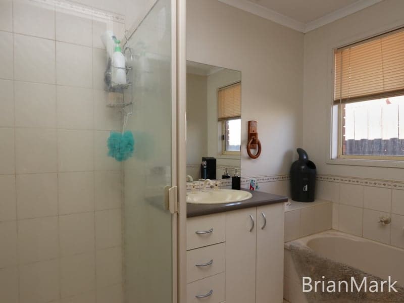 5/6 Bundarra Road, Bellevue Hill, Wyndham Vale - Thumbnail 4