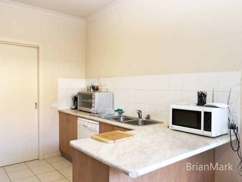13/266 Shaws Road, Werribee - Thumbnail 2