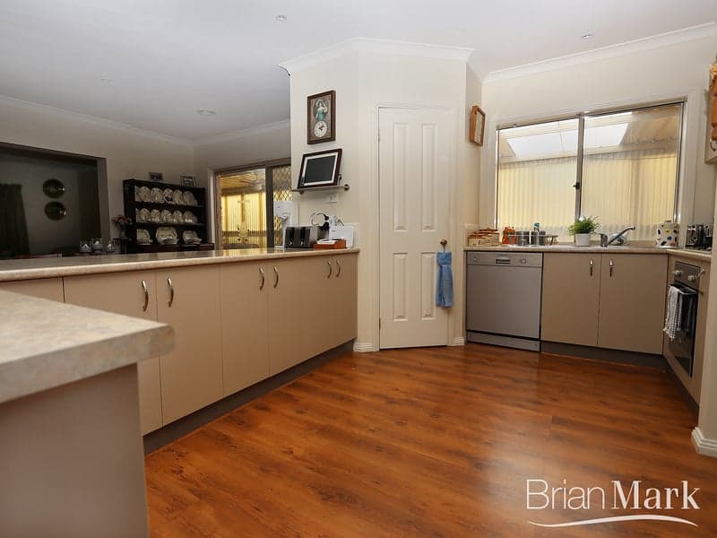 2/16 Strathearn Avenue, Wyndham Vale - Thumbnail 7