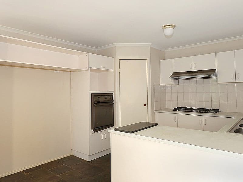 6 Tiber Close, Werribee - Thumbnail 2