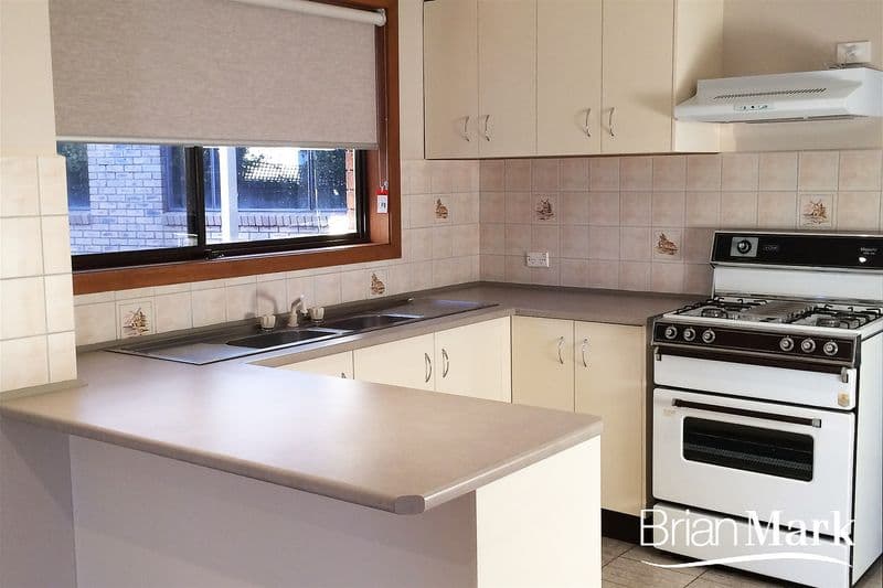 1 Carson Crescent, Hoppers Crossing - Thumbnail 2