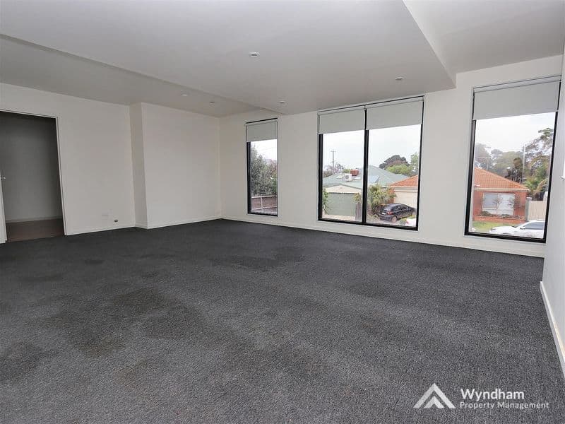 17 Callanan Grove, Werribee South - Thumbnail 2