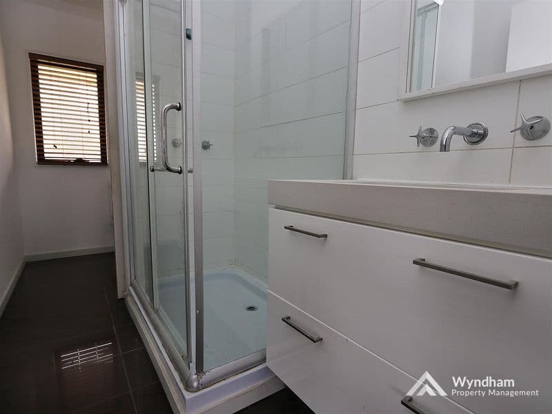 17 Callanan Grove, Werribee South - Thumbnail 3