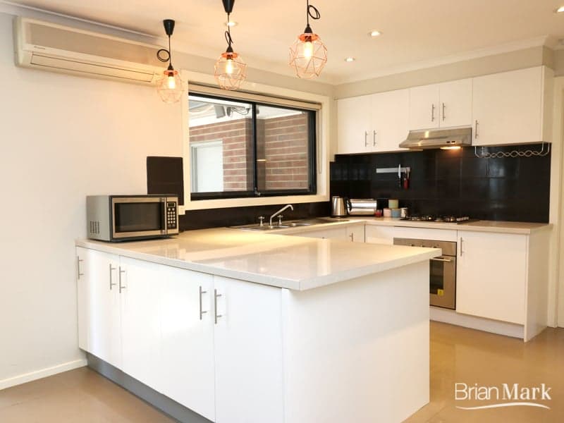 18 Mount Eagle Way, Wyndham Vale - Thumbnail 3