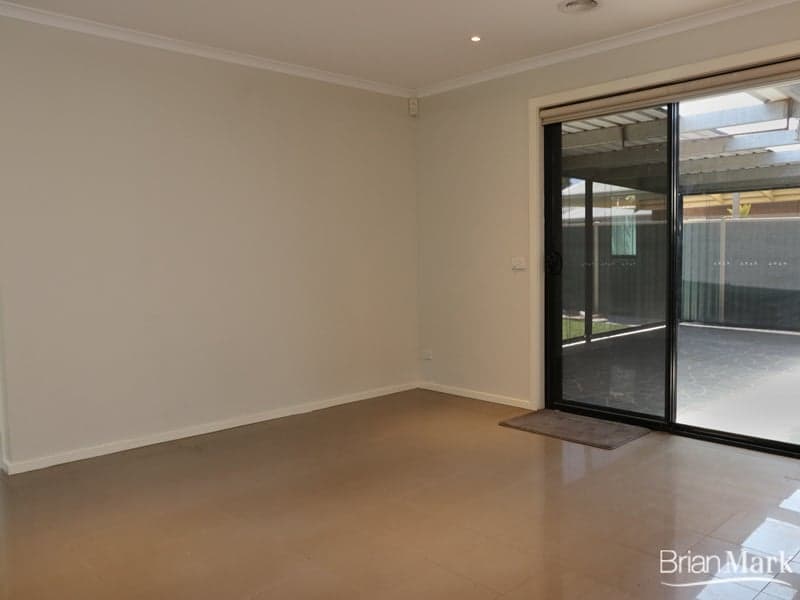 18 Mount Eagle Way, Wyndham Vale - Thumbnail 6