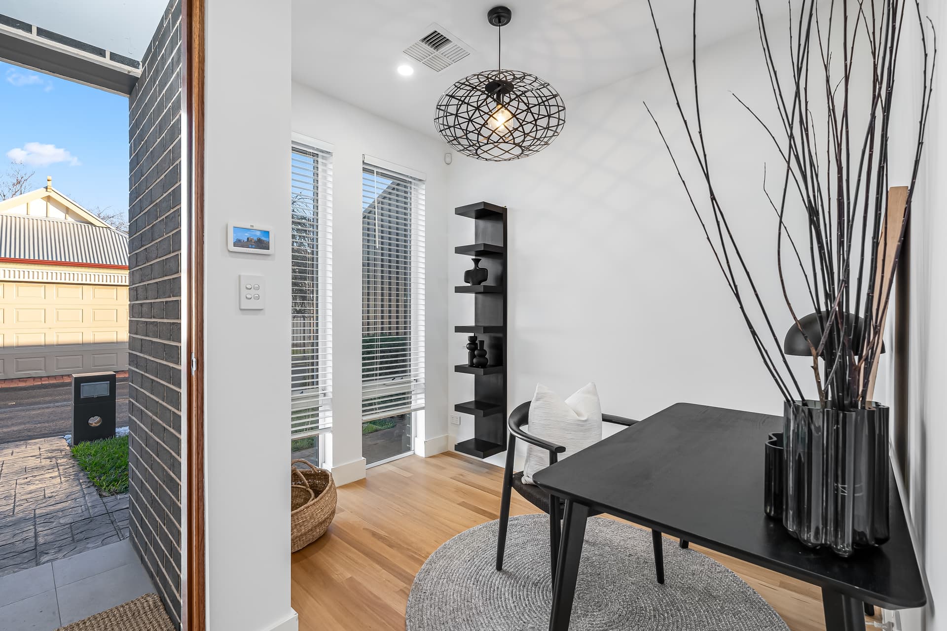 32 Flaherty Lane, Mile End - Thumbnail 2