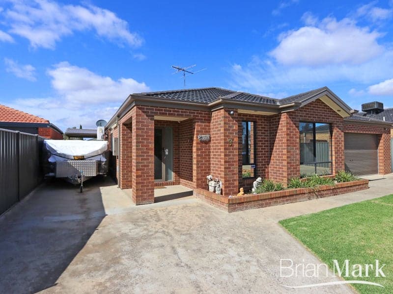 3008/63 La Trobe Street, Wyndham Vale - Thumbnail 2