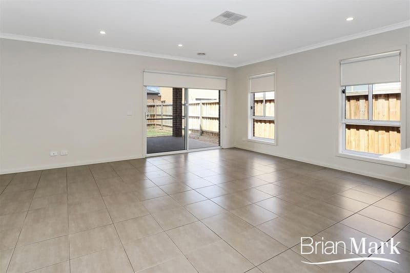 11 Wirruna Street, Werribee - Thumbnail 5
