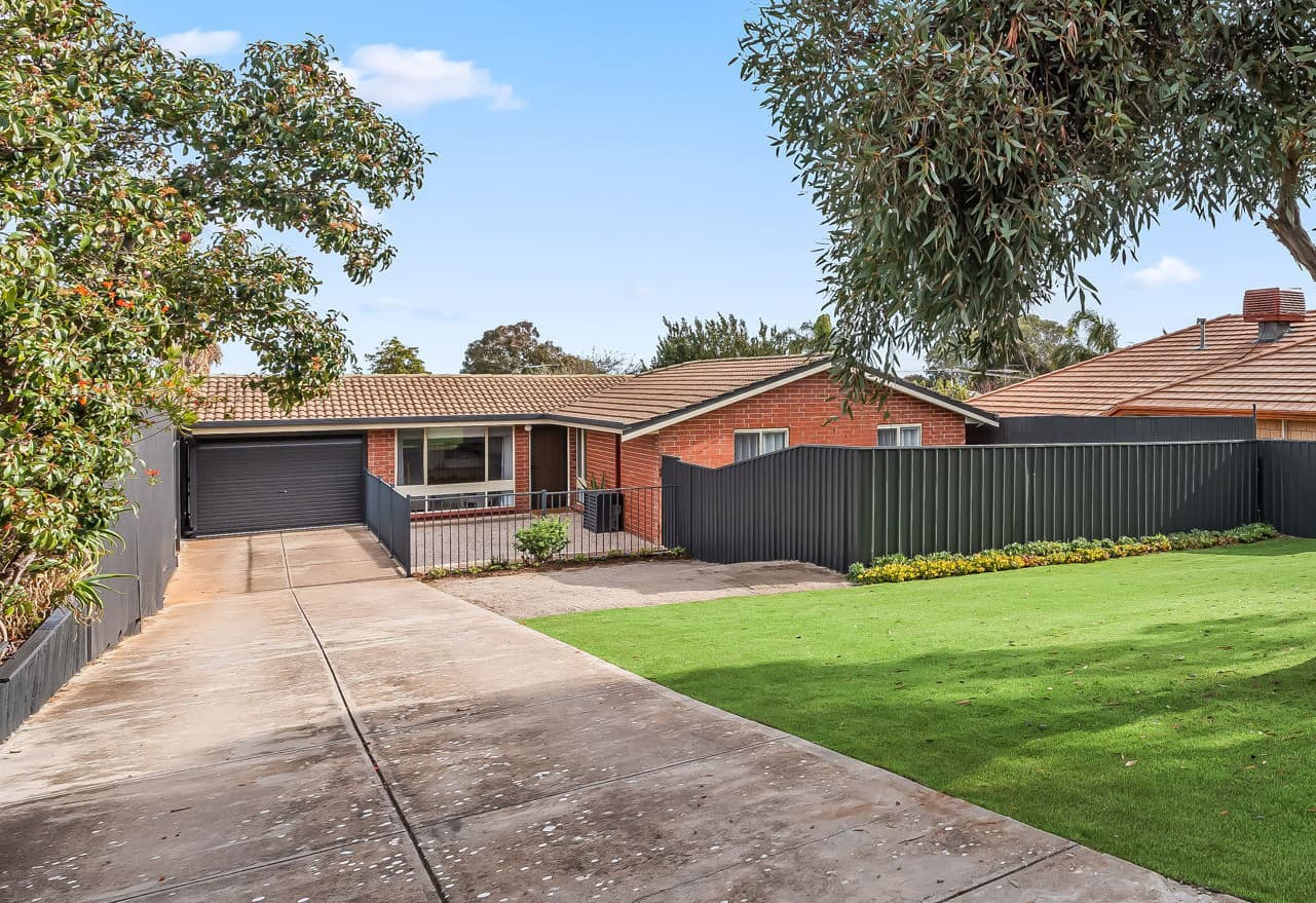 127 The Cove Road, Hallett Cove - Image 1