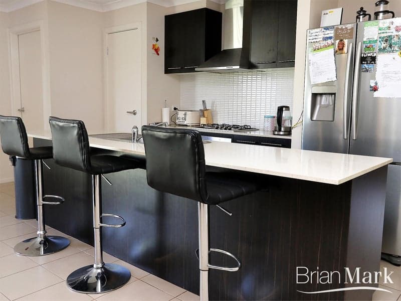 1/1 Latimer  Road, Bellevue Hill, Wyndham Vale - Thumbnail 2