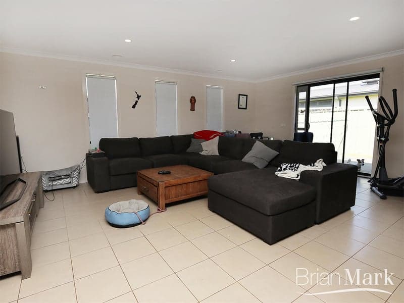1/1 Latimer  Road, Bellevue Hill, Wyndham Vale - Thumbnail 3